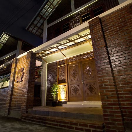 De Hostel Джокьякарта Экстерьер фото